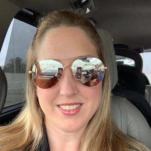 Meet your Posher, Diona